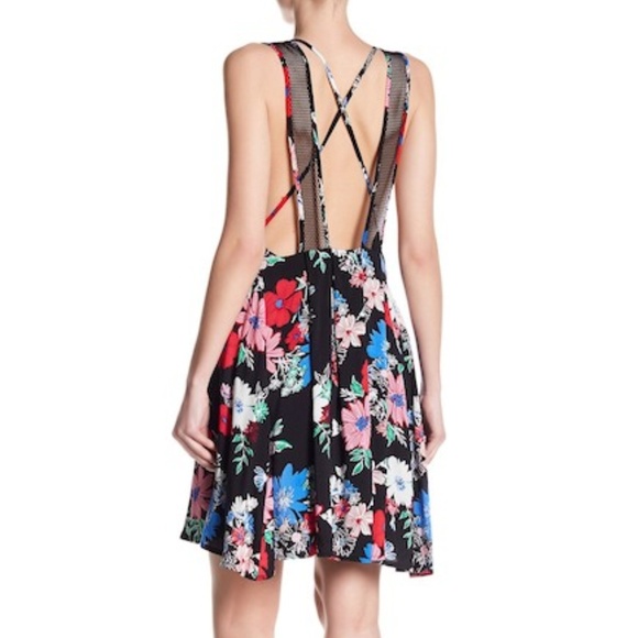 Very J Dresses & Skirts - NEW Very J V-Neck black Floral Print Dress sz S